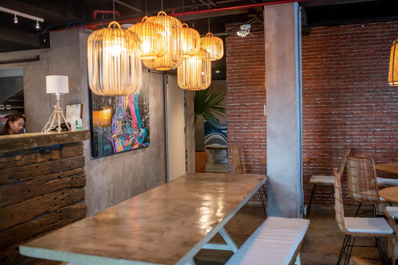 Abraham Manila - Located In Central Makati (Adults Only) Makati City Exteriér fotografie